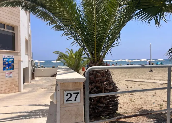 Sandy Nest * Λάρνακα