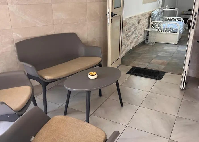 Апартаменти Sandy Nest *